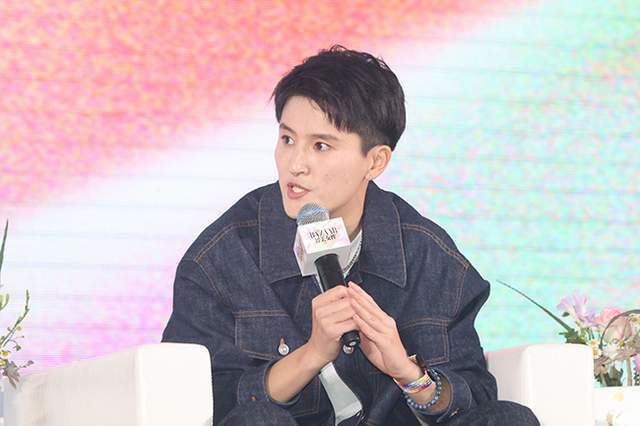 转会记者斯基拉报道，姆希塔良将与国米续约至2025年。
